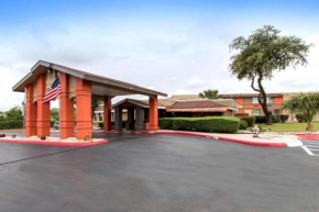  Quality Inn & Suites I-35 near AT&T Center  Сан-Антонио